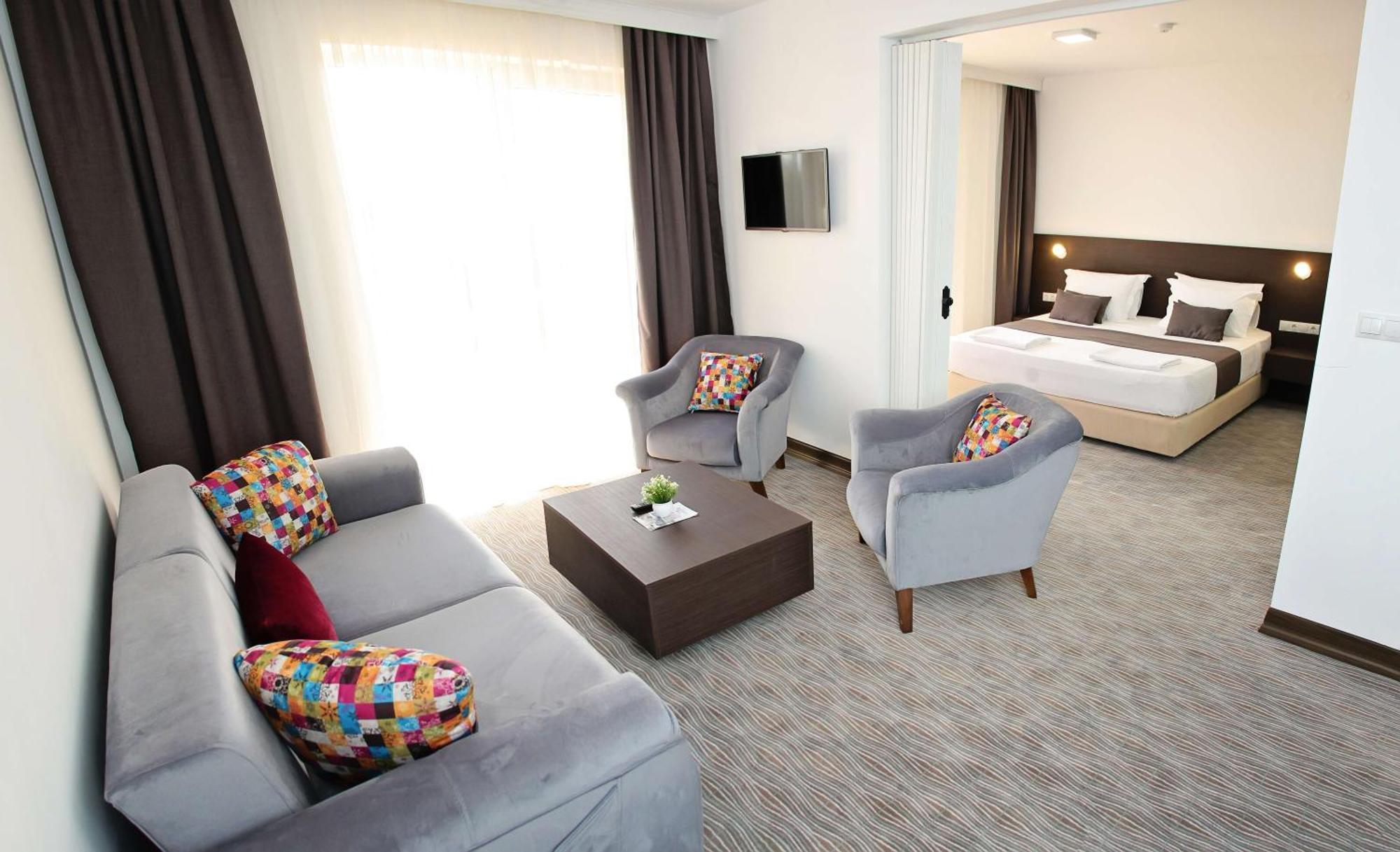 Bosphorus Hotel Aleksinac Esterno foto
