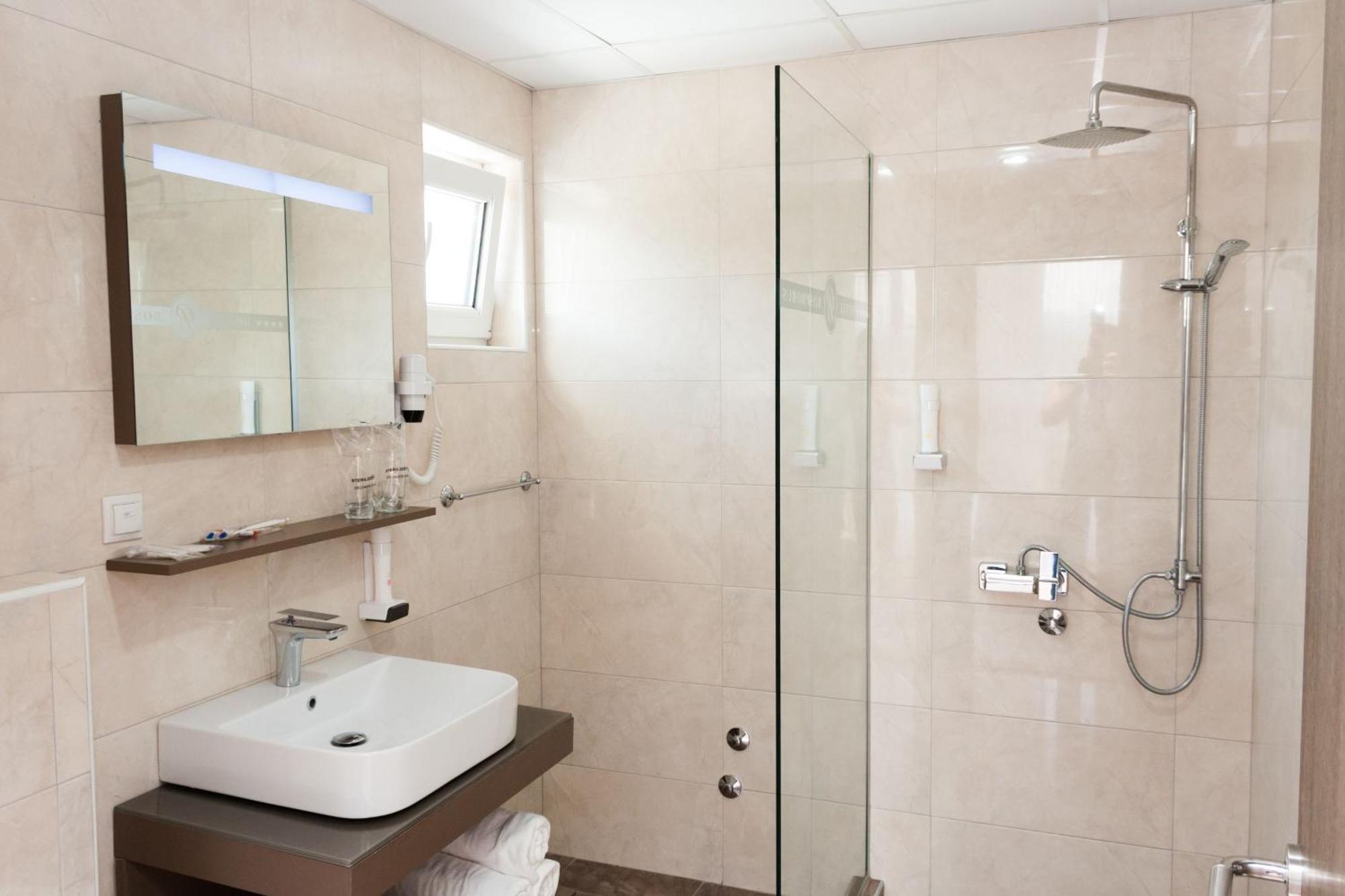 Bosphorus Hotel Aleksinac Esterno foto
