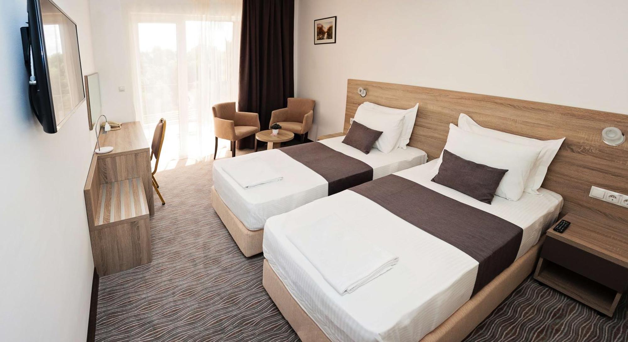 Bosphorus Hotel Aleksinac Esterno foto