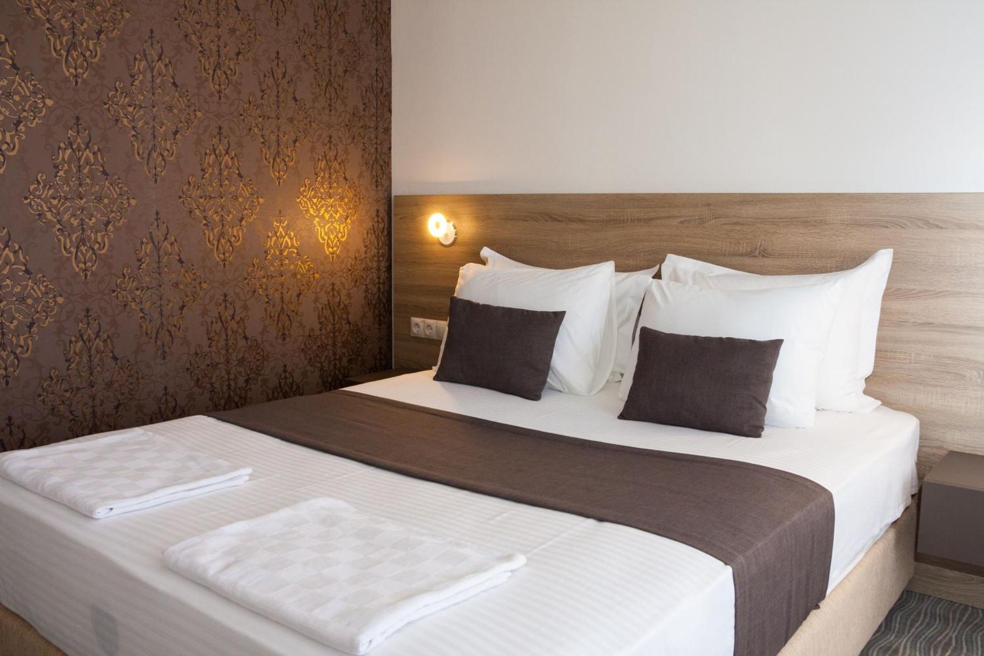 Bosphorus Hotel Aleksinac Esterno foto