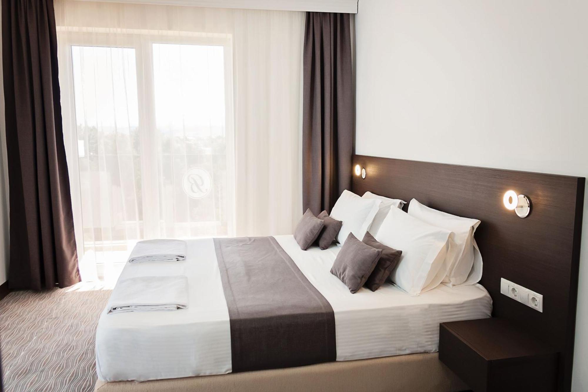 Bosphorus Hotel Aleksinac Esterno foto