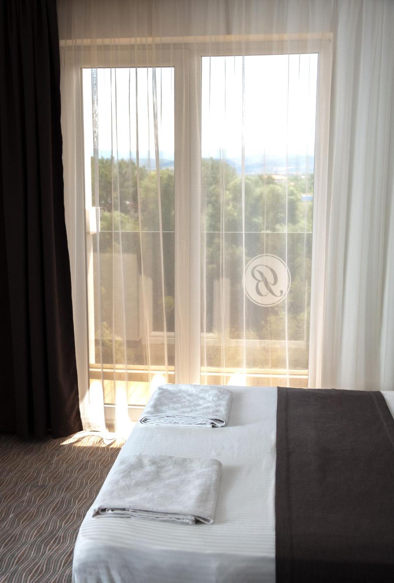 Bosphorus Hotel Aleksinac Esterno foto