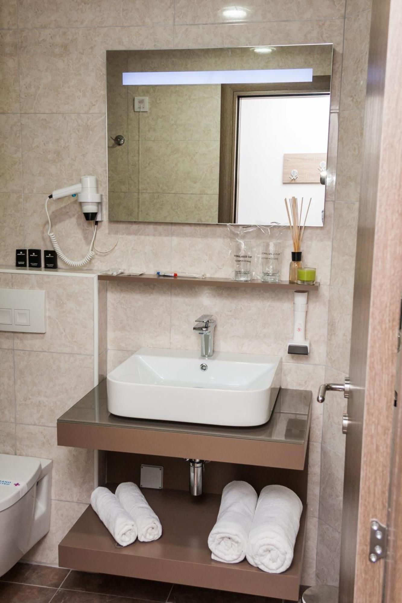 Bosphorus Hotel Aleksinac Esterno foto