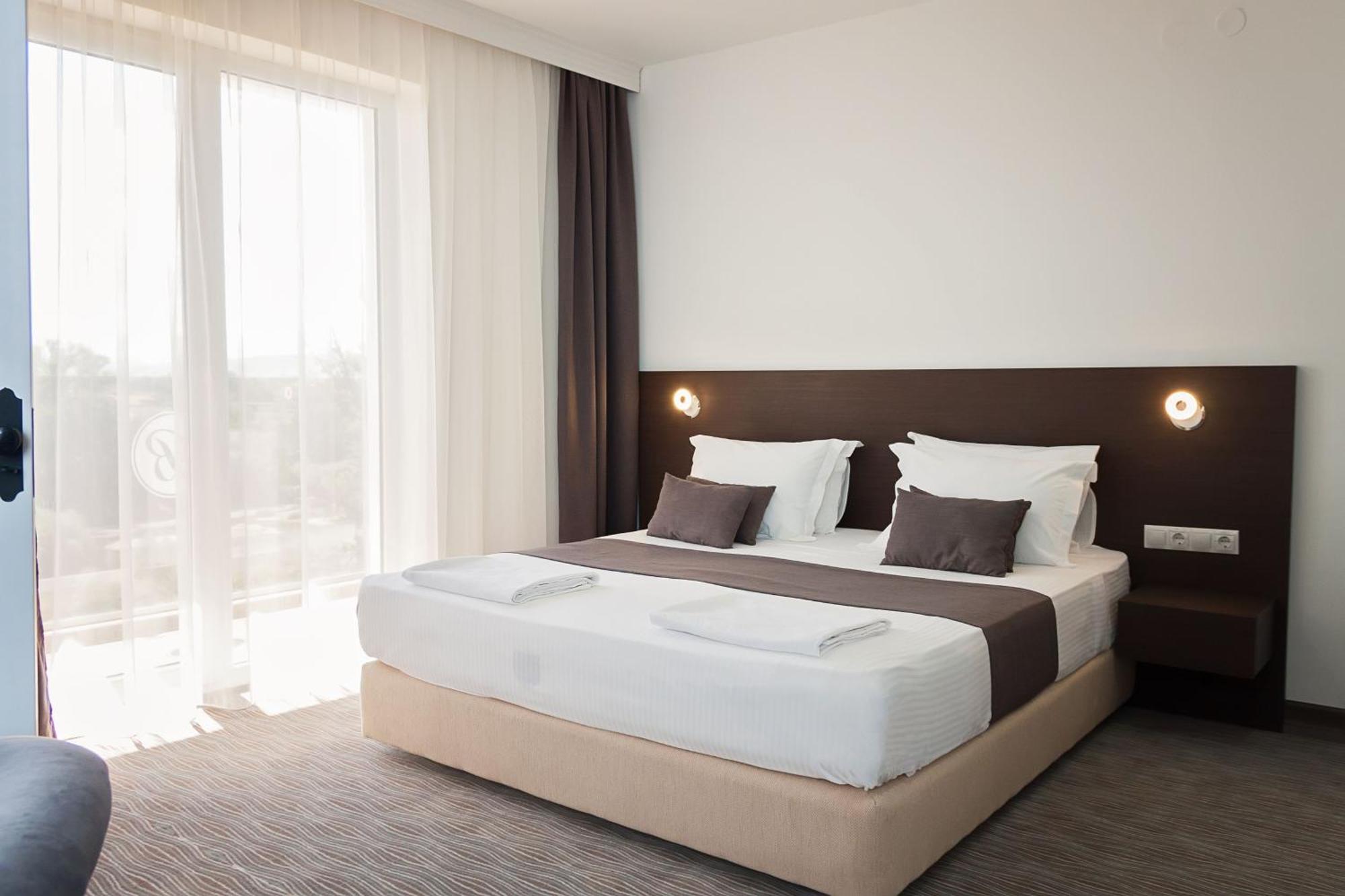 Bosphorus Hotel Aleksinac Esterno foto